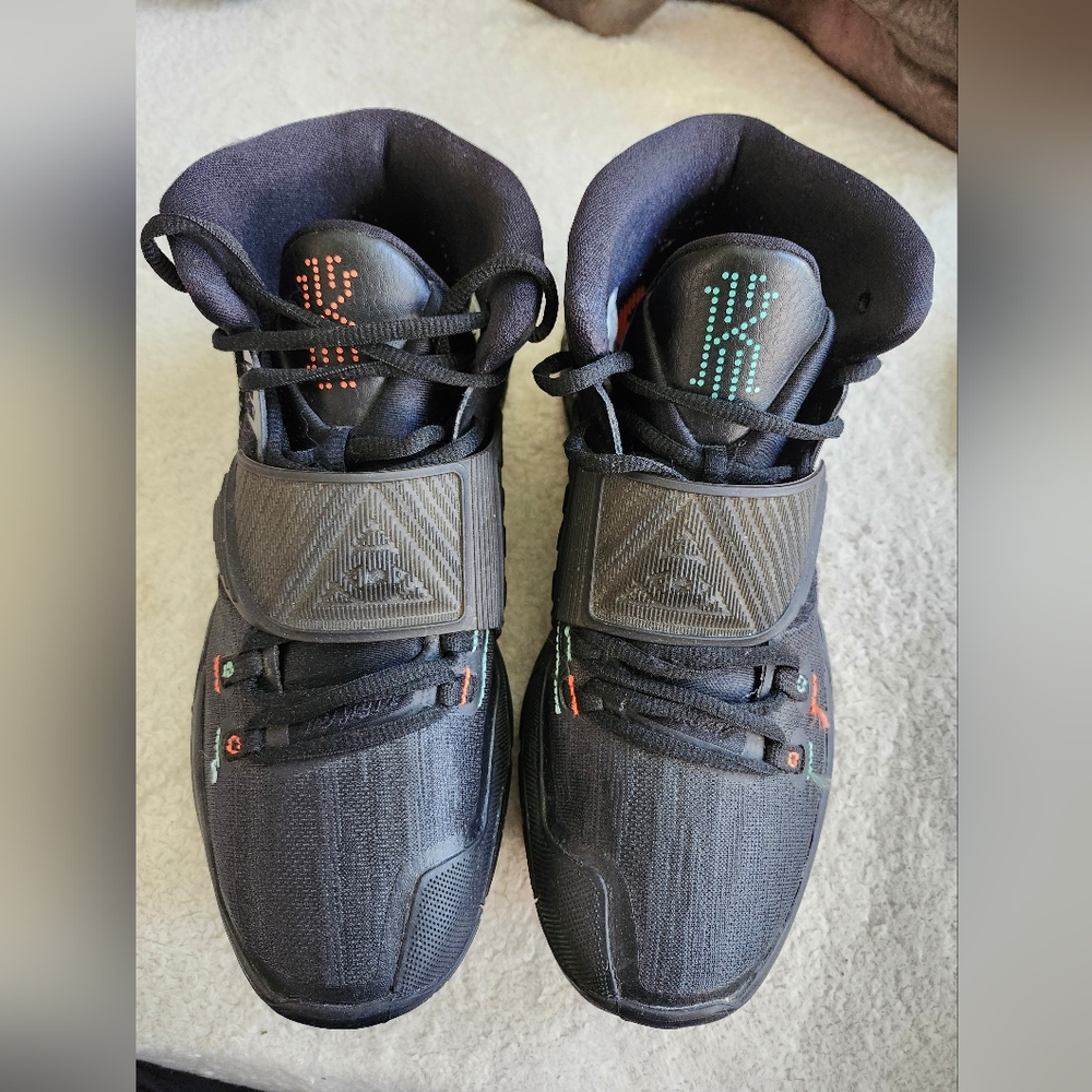 Nike Black Athletic Shoes with Quick-Lace System